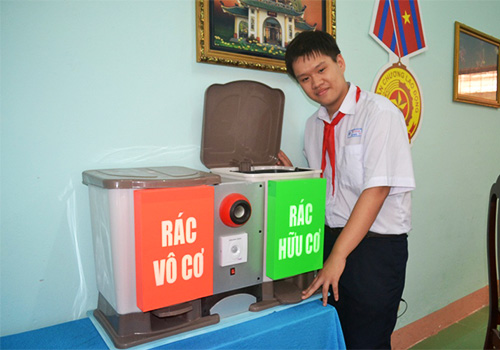 Chân dung nam sinh lớp 9 chế tạo thùng rác 