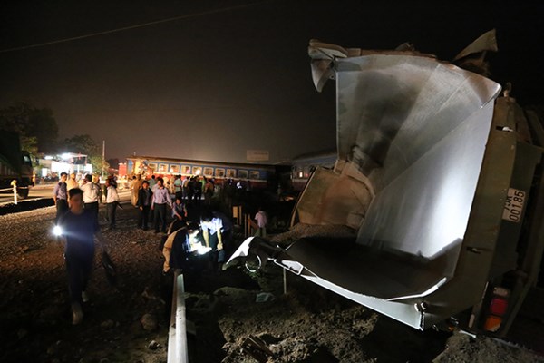 Hiện trường vụ tai nạn tàu hỏa ở Quảng Trị, lái tàu tử vong 7