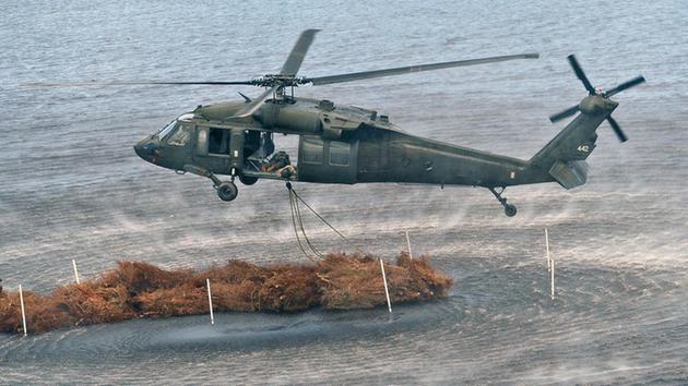 Tìm thấy thi thể binh sĩ của trực thăng Mỹ bị rơi 6
