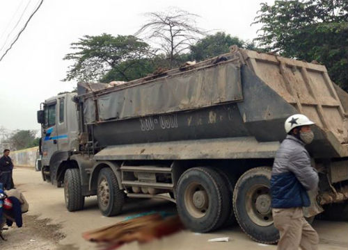 Thông tin mới nhất vụ nữ sinh bị xe tải kéo lê trên đường Hồ Tùng Mậu    5
