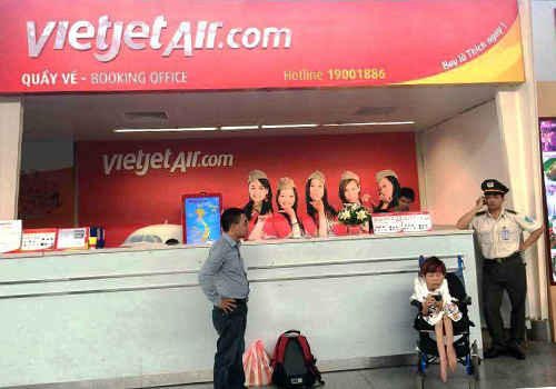 Từ chối khách khuyết tật: Vietjet Air xin lỗi khách, kỷ luật nhân viên