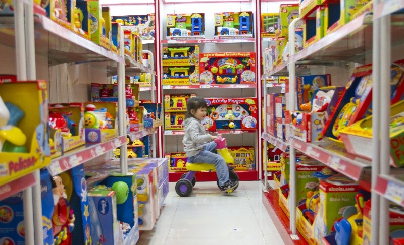 Hàng loạt chất độc hại gây ung thư trong đồ chơi trẻ em 1