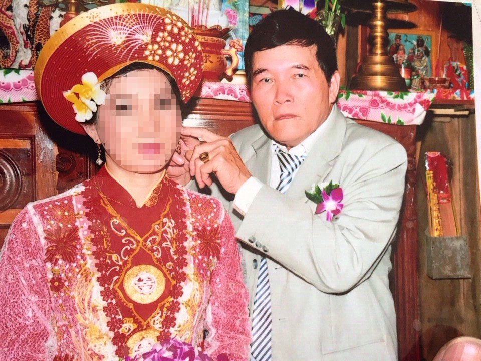 Cô dâu phát hiện chú rể dùng vàng giả để 'lừa tình' chấn động vùng quê 1