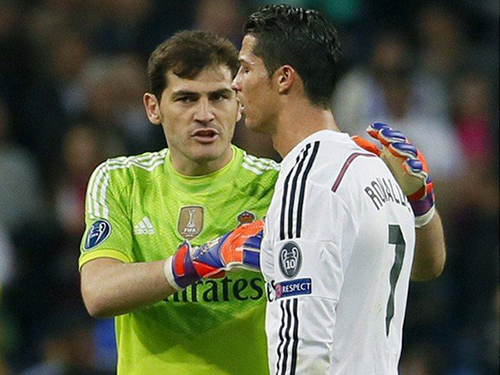 Không còn hạnh phúc, Casillas rủ rê Ronaldo rời khỏi Real Madrid  1