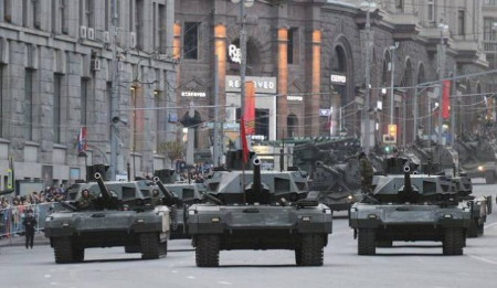 TT Putin lệnh sản xuất hàng loạt vũ khí tối tân trong lễ duyệt binh 2