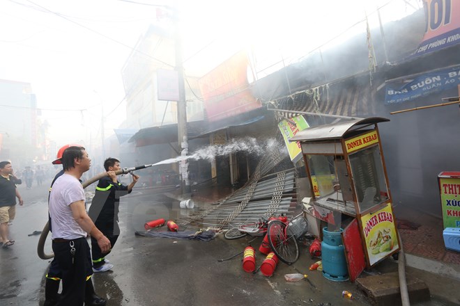 Hai mẹ con vụ cháy chợ Phùng Khoang đang nguy kịch 1