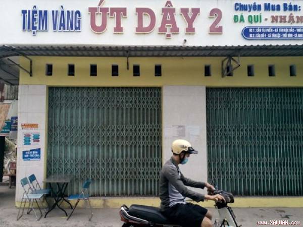 Bắt góa phụ ghen ngược, chặn đường đâm chết người tình 1