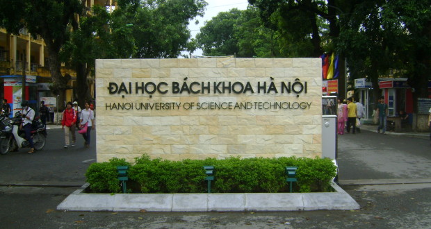 Cổng chính Đại học Bách Khoa