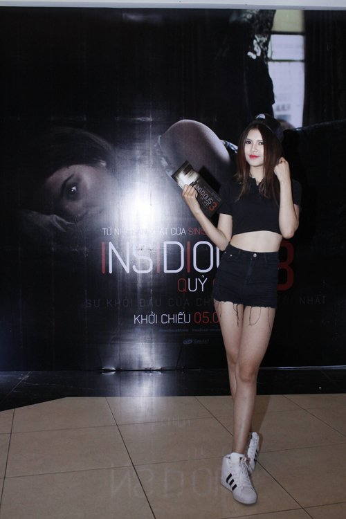 Con gái Thanh Lam nhí nhảnh đi xem phim Insidious 3 – Qủy Quyệt 7