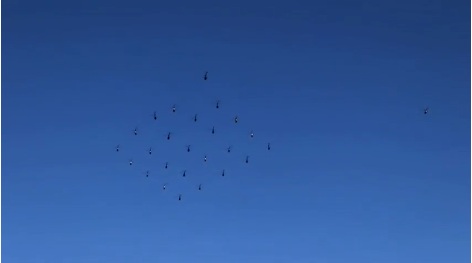 Video: Trực thăng Nga dàn đội hình, lập kỷ lục thế giới 1