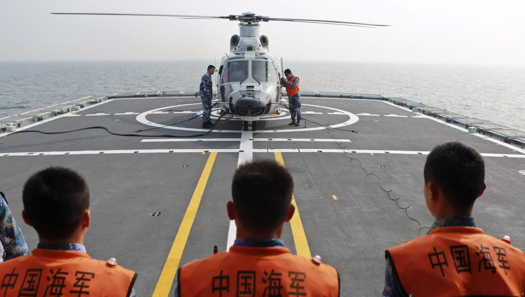 Trung Quốc điều tàu chiến, máy bay tập trận gần Philippines 1