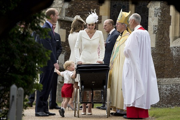 Video: Gia đình hoàng tử William lần đầu xuất hiện cùng nhau 2