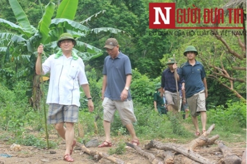 Giám đốc CA tỉnh Nghệ An đến hiện trường chỉ đạo điều tra vụ án mạng 4 người 1