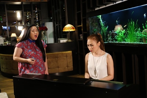 Mỹ Tâm đệm đàn cho học trò The Voice tập hát 2 Mỹ Tâm đệm đàn cho học trò The Voice tập hát 2