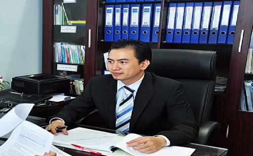 Có ai đứng sau 'giật dây' bà Hà tố ông Chấn giết người? 1