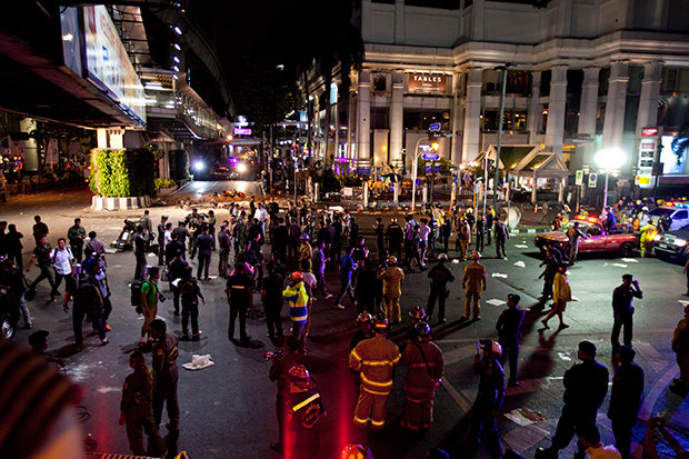 Cận cảnh hiện trường vụ đánh bom trung tâm Bangkok, hàng chục người chết