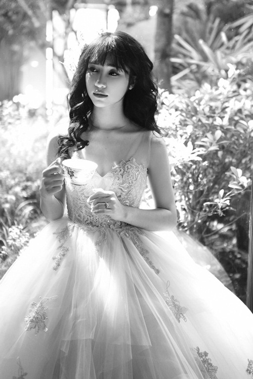 Hòa Minzy xinh như công chúa sau ồn ào scandal tình cảm với Công Phượng 5 Hòa Minzy xinh như công chúa sau ồn ào scandal tình cảm với Công Phượng 5