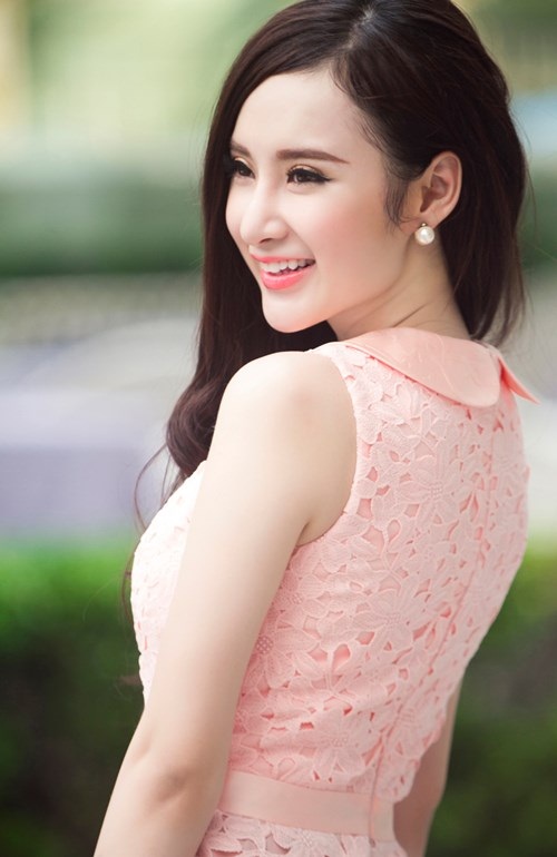 Mặt mộc kém sắc khi không son phấn của dàn hot girl Việt 2