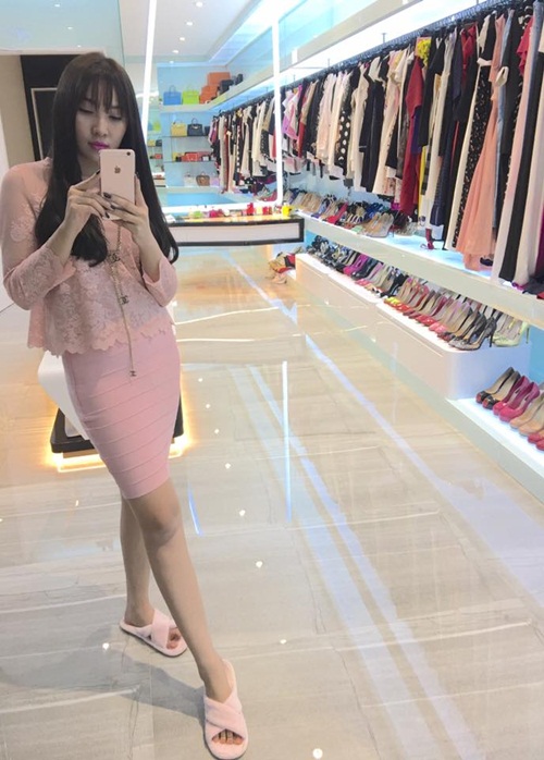 Hé lộ nhà triệu đô của Ngọc Trinh mới dọn về 3 Hé lộ nhà triệu đô của Ngọc Trinh mới dọn về 3