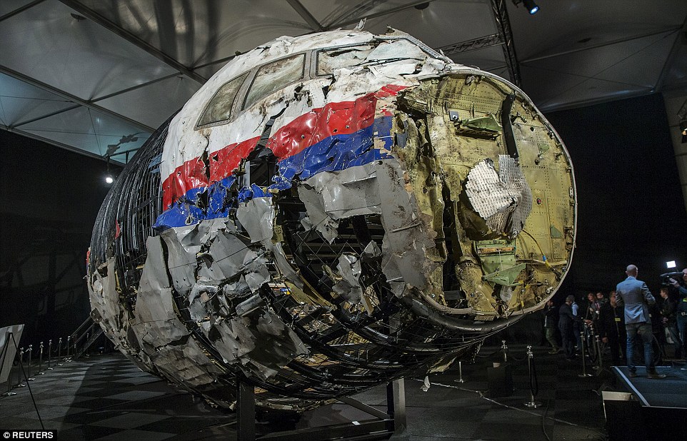 Thi thể cơ trưởng MH17 bị khám nghiệm từ trước để xóa chứng cứ 3