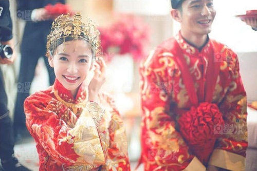 Angela Baby và Huỳnh Hiểu Minh tung bộ ảnh hài hước sau đám cưới 11