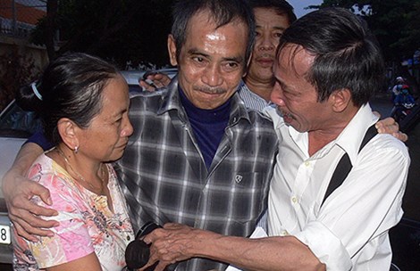 Ông Huỳnh Văn Nén được tại ngoại để chữa bệnh