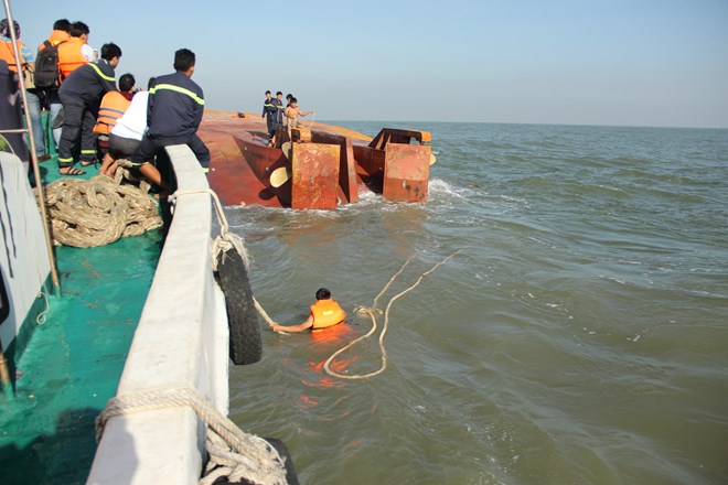 Chìm tàu cá tại sông Soài Rạp, 5 thuyền viên mất tích