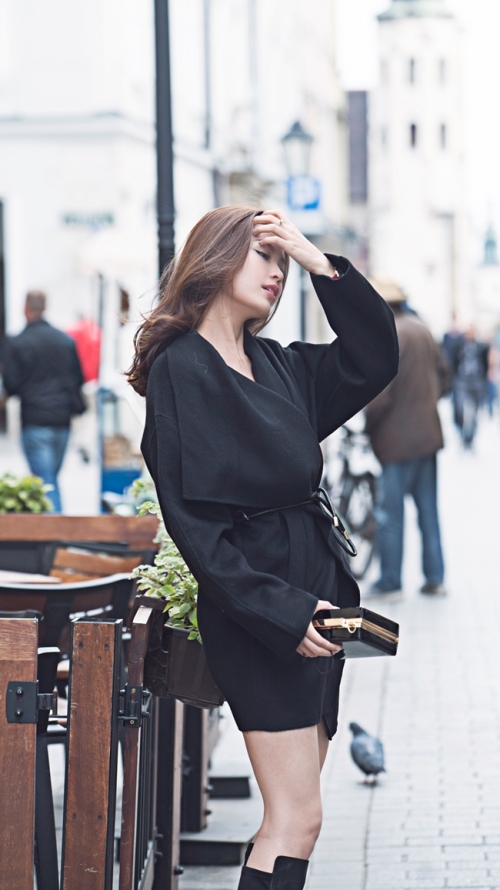 Á hậu Diễm Trang đẹp dịu dàng trên đường phố châu Âu 2 Á hậu Diễm Trang đẹp dịu dàng trên đường phố châu Âu 2