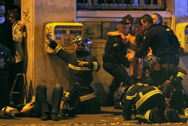 Hình ảnh (Cập nhật) Khủng bố liên hoàn tại Paris: 158 người thiệt mạng, Pháp đóng cửa biên giới số 5