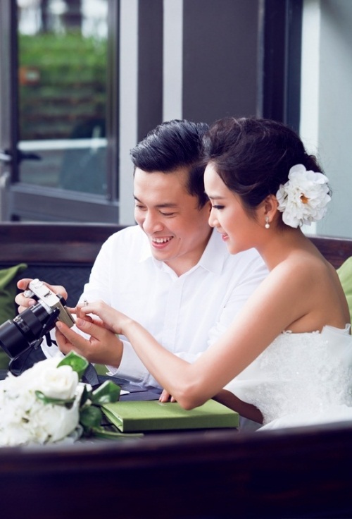 Lam Trường khoe ảnh ngọt ngào bên vợ sau 1 năm kết hôn 5