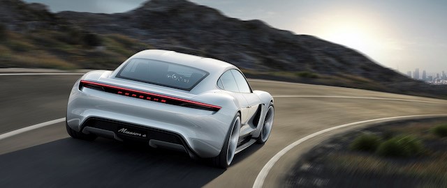Siêu xe chạy điện đầu tiên của Porsche sắp được bán 3