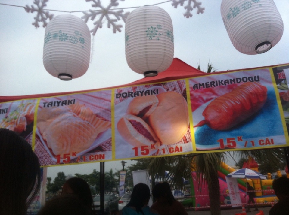 Chùm ảnh: 'Lễ hội tuyết' Hà Nội mở đầu mùa Giáng sinh 2015 7