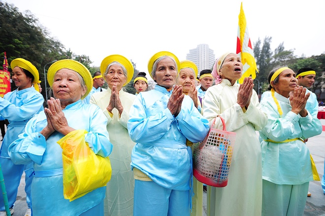 Hàng nghìn người dân tham dự khai hội gò Đống Đa 9 Hàng nghìn người dân tham dự khai hội gò Đống Đa 9
