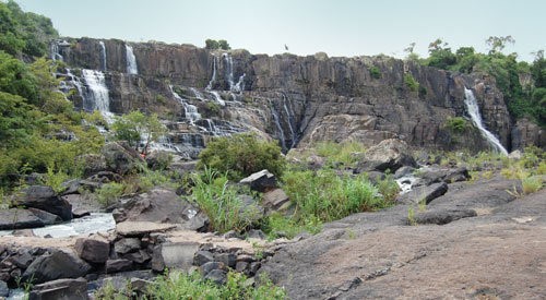 Tắm ở thác Pongour, một du khách nước ngoài tử nạn