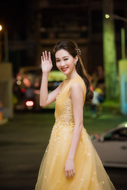 Hoa hậu Đặng Thu Thảo đẹp lộng lẫy lấn át dàn thí sinh 3