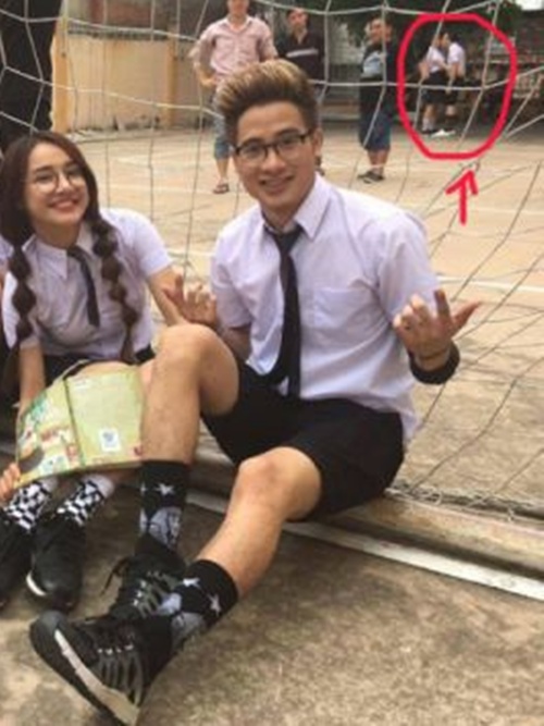 Khoảnh khắc tình cảm thái quá của Hari Won và Trấn Thành nơi công cộng 4 Khoảnh khắc tình cảm thái quá của Hari Won và Trấn Thành nơi công cộng 4