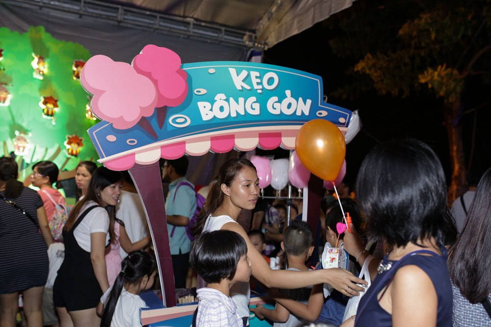 Sao Việt hào hứng với ngôi nhà bánh kẹo lớn nhất Việt Nam 9 Sao Việt hào hứng với ngôi nhà bánh kẹo lớn nhất Việt Nam 9