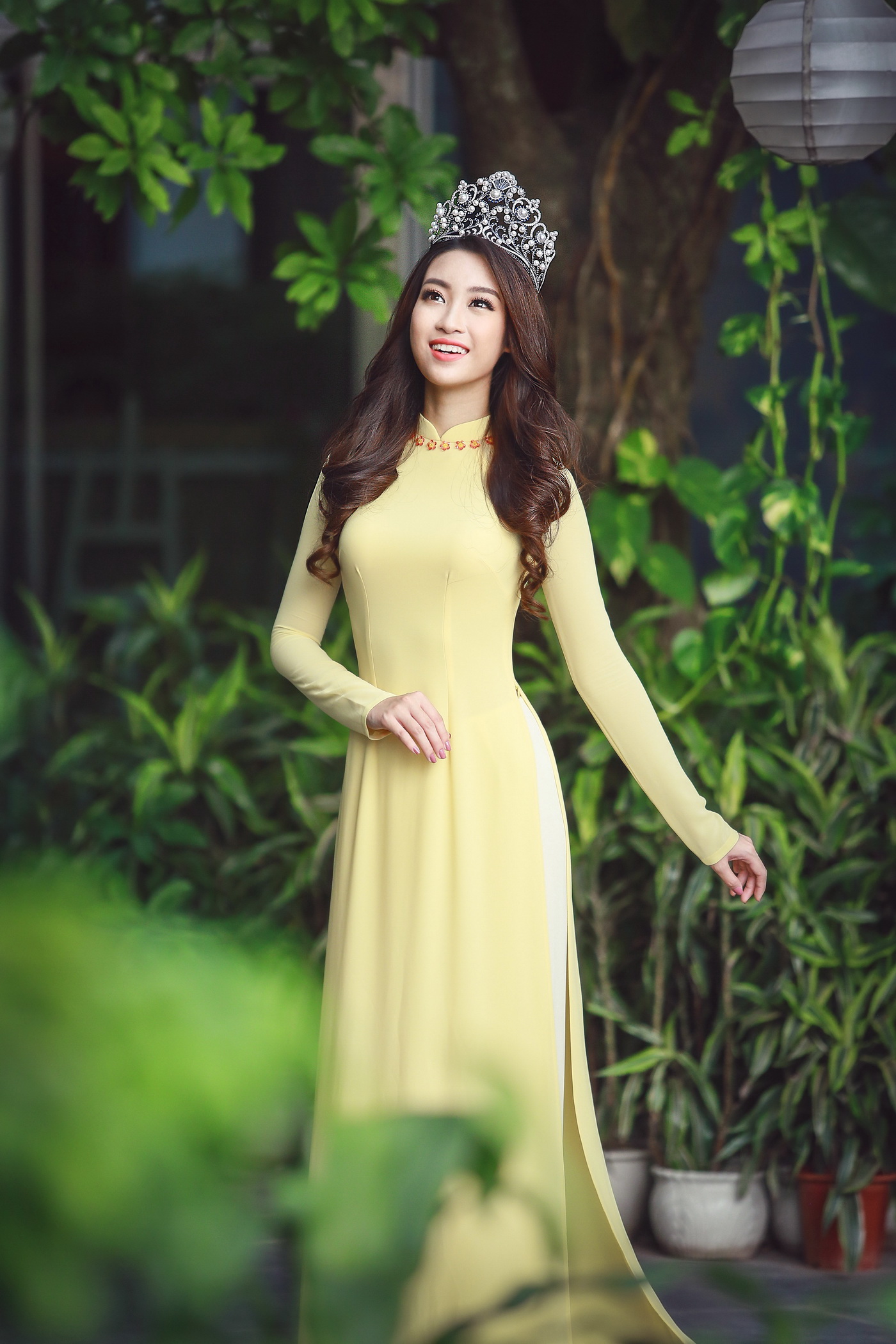 Hoa hậu Mỹ Linh tỏa sáng trong tà áo dài vàng tại sự kiện 7 Hoa hậu Mỹ Linh tỏa sáng trong tà áo dài vàng tại sự kiện 7