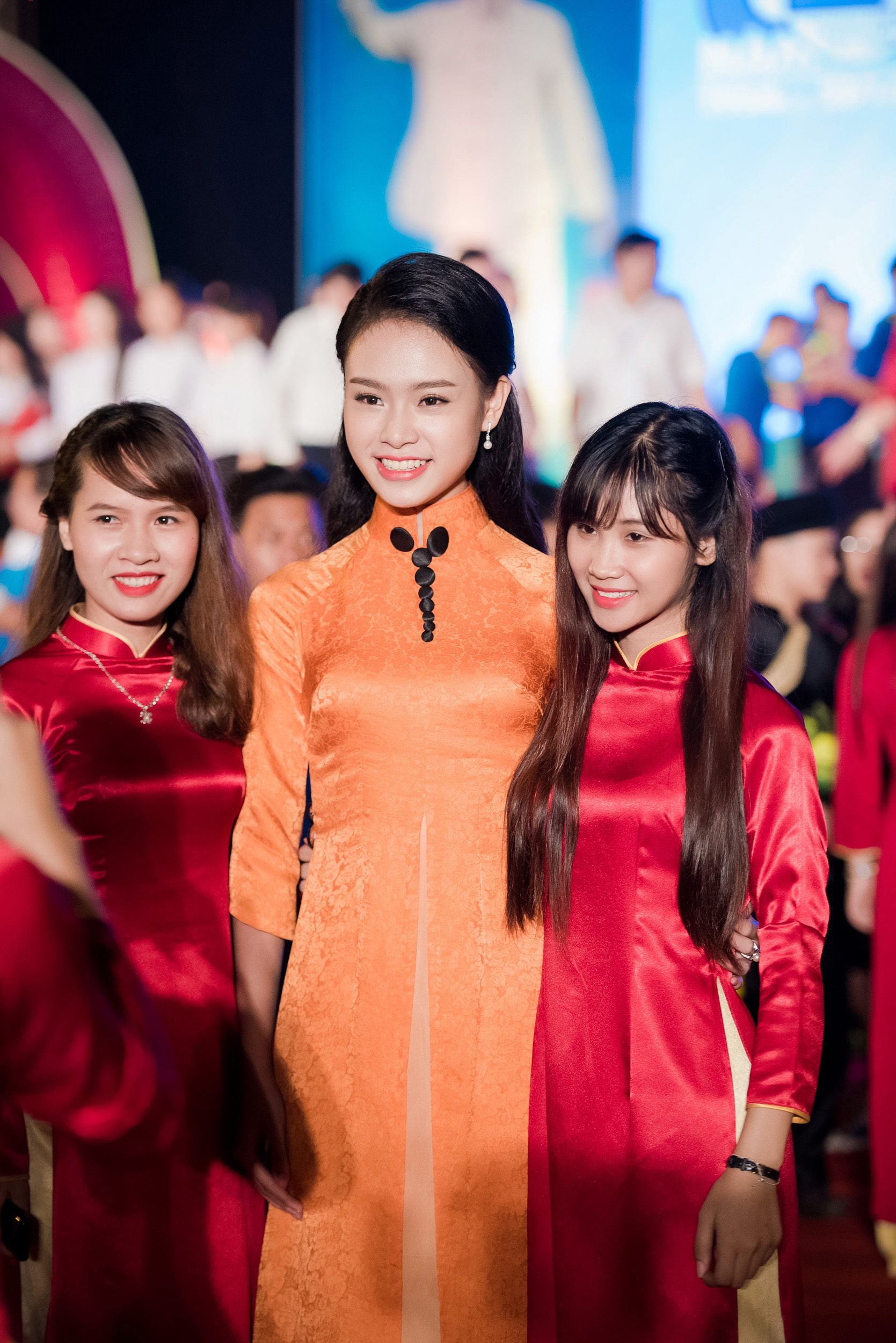 Người đẹp học giỏi nhất HHVN dịu dàng trong tà áo dài 12 Người đẹp học giỏi nhất HHVN dịu dàng trong tà áo dài 12