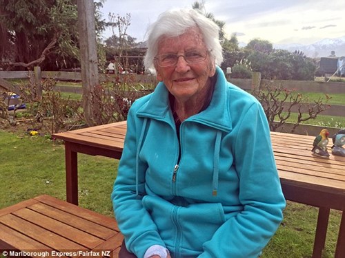 Cụ bà 100 tuổi sống sót thần kỳ sau trận động đất 2