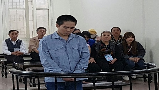 Hà Nội: Chồng tẩm xăng đốt vợ ngày mùng 2 Tết lĩnh 18 năm tù 1