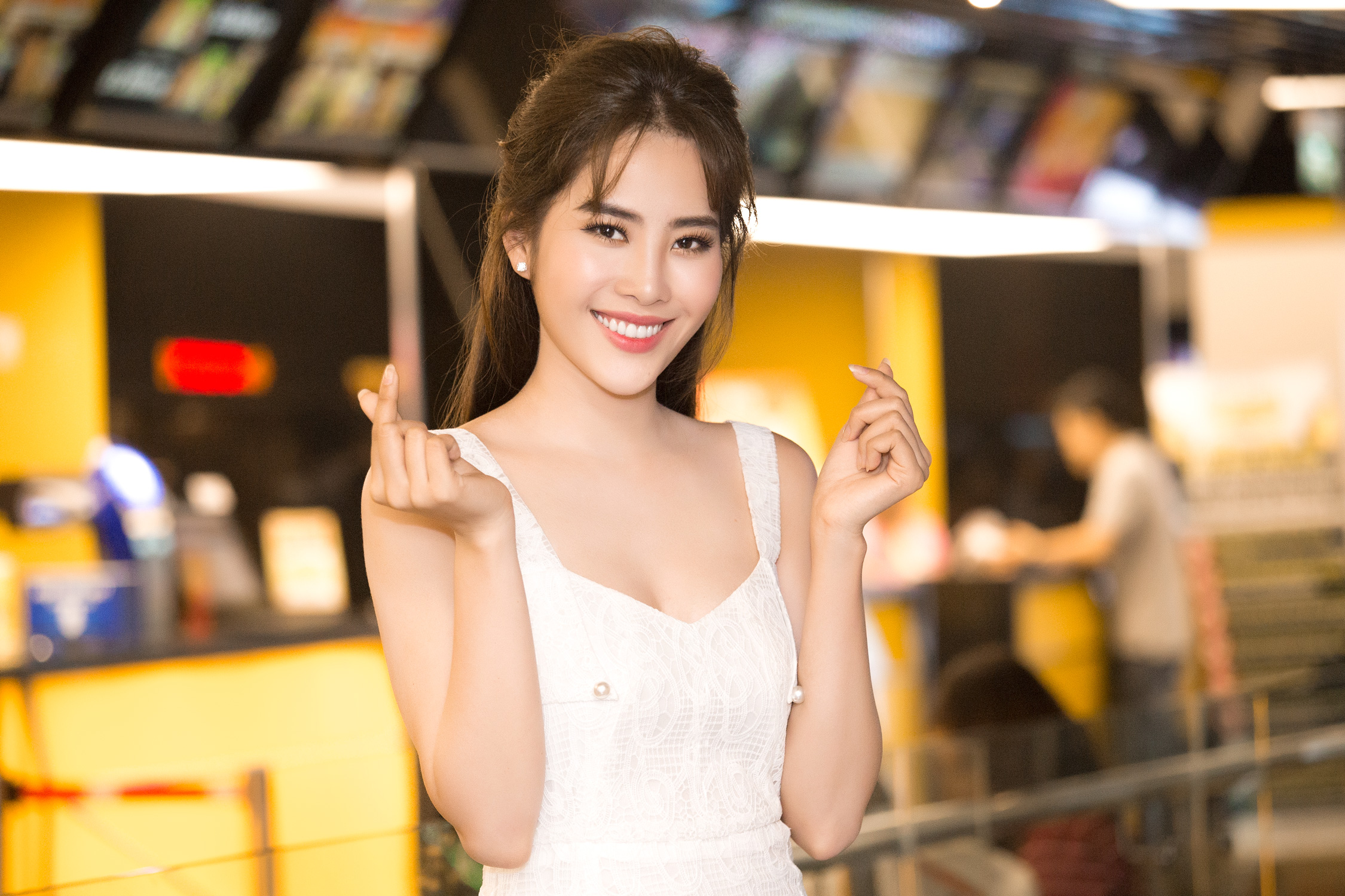 Nam Em họp fanclub tại rạp chiếu phim, tích cực quảng bá cho Nam Em họp fanclub tại rạp chiếu phim, tích cực quảng bá cho
