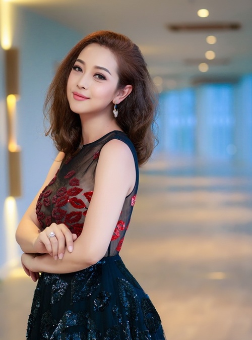 Jennifer Phạm diện đầm xuyên thấu táo bạo hội ngộ bên chồng cũ 2 Jennifer Phạm diện đầm xuyên thấu táo bạo hội ngộ bên chồng cũ 2