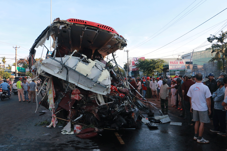 Hiện trường vụ tai nạn thảm khốc ở Gia Lai, 11 người chết 1