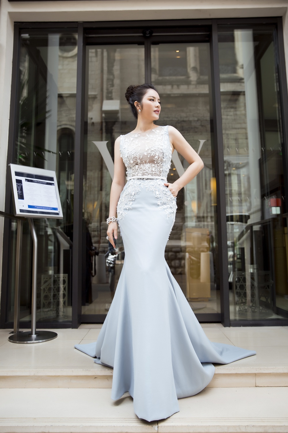 Lý Nhã Kỳ diện cây hàng hiệu 4 tỷ kiêu sa trên thảm đỏ LHP Cannes ngày 2 9 Lý Nhã Kỳ diện cây hàng hiệu 4 tỷ kiêu sa trên thảm đỏ LHP Cannes ngày 2 9