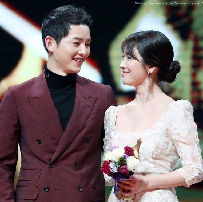 Tiết lộ lời tỏ tình của Song Joong Ki: Điều anh muốn không phải là cùng em hẹn hò hay chỉ đơn thuần yêu đương, mà chính là muốn kết hôn với em - Ảnh 1.
