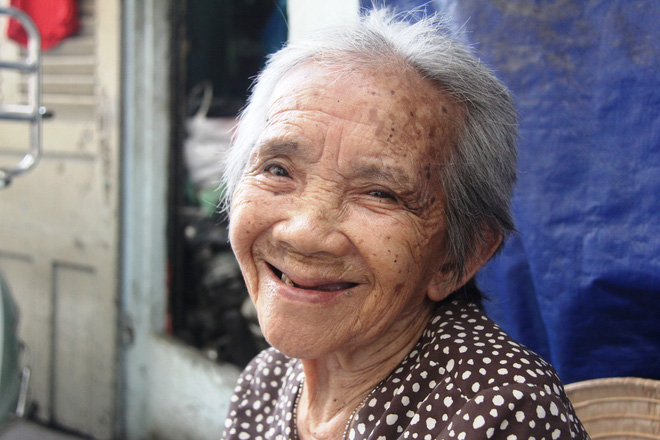 Chuyện đời bà cụ đi ở đợ 60 năm, có chồng con nhưng tuổi già đơn độc, sống nhờ người dưng trong hẻm nhỏ - Ảnh 13.