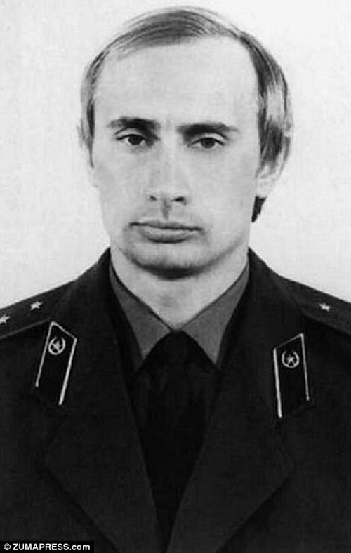 Ảnh hiếm về Putin trước khi trở thành tổng thống - Ảnh 7.