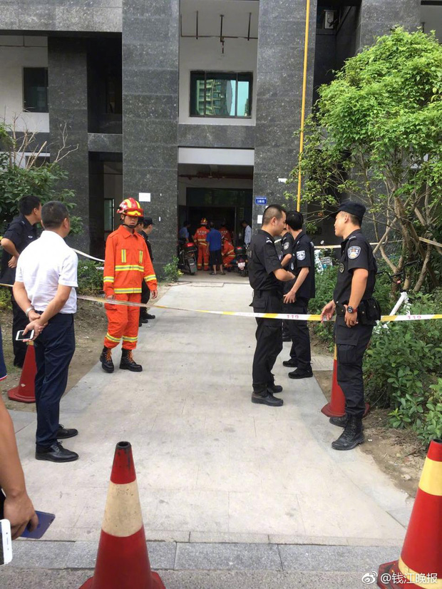 Trung Quốc: Nhân viên bảo trì bị thang máy kẹp tử vong khi đang loay hoay sửa chữa - Ảnh 2.