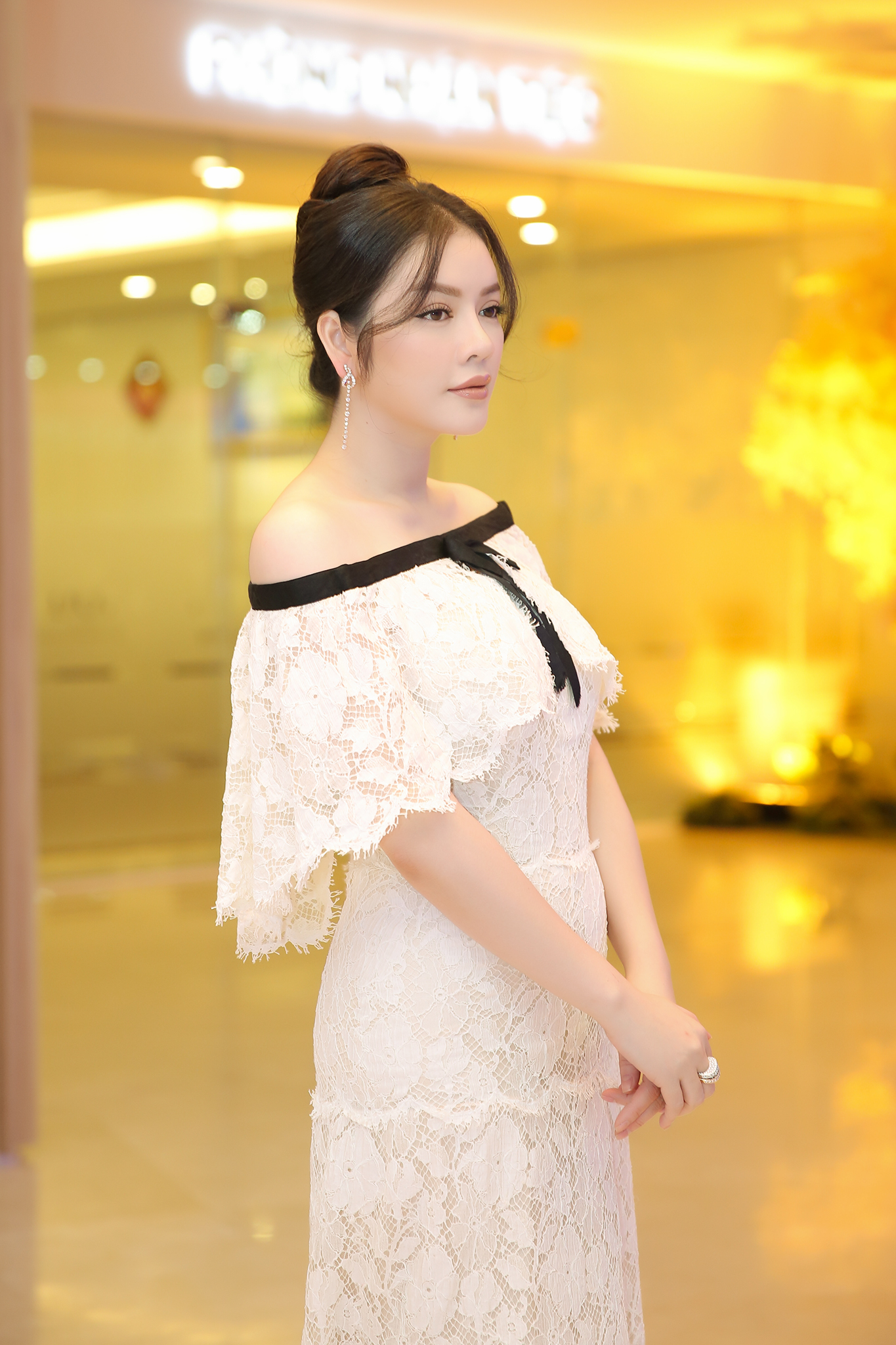 Váy nữ thời trang cao cấp 𝘾𝙝𝙖𝙣𝙚𝙡 𝘾𝙝𝙖𝙣n𝙚𝙡 CN thiết kế nữ tính,  thanh lịch | Shopee Việt Nam